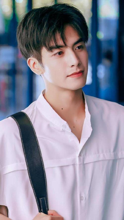 娱乐圈爆料君宋威龙图片,娱乐圈爆料君魅力四溢  第1张